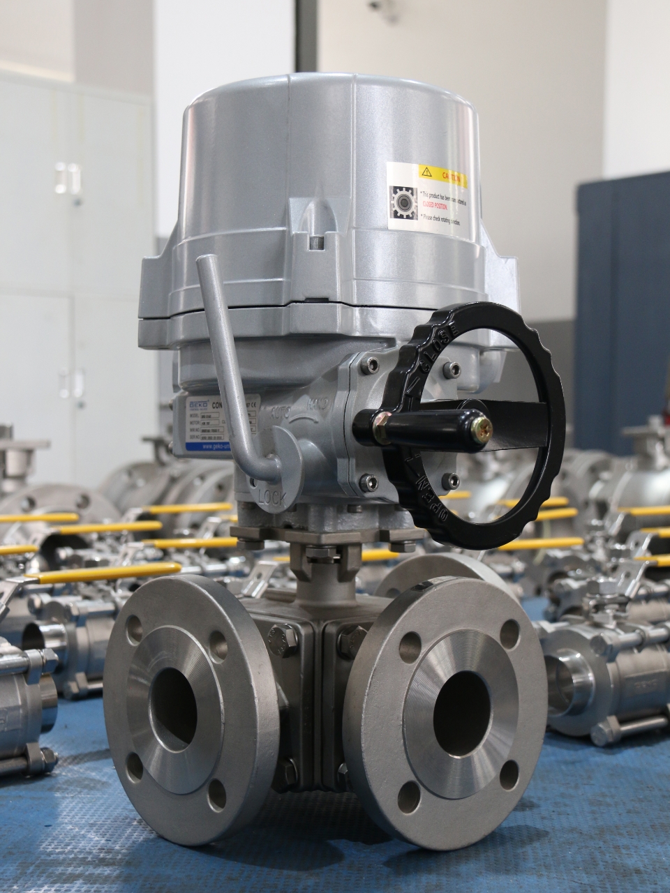 صمام الكرة المعدل المتناسب ثلاثي الاتجاهات المدمج في نظام التشغيل